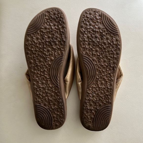 Cliffs cushioned sandals - Picture 2 of 2